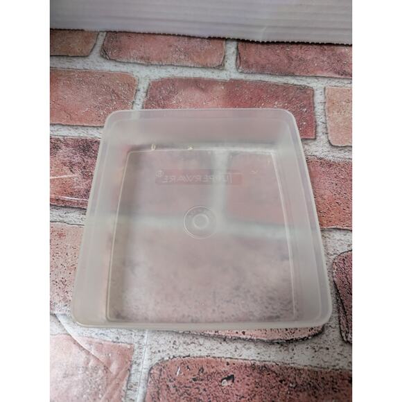 Vintage TUPPERWARE Clear Plastic Sandwich Container With Lids #670-29 #670-31 - Picture 3 of 7